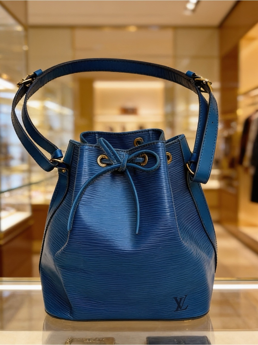 Louis Vuitton Epi Noe petite Blue Bucket Bag
